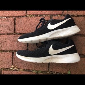black nike sneakers